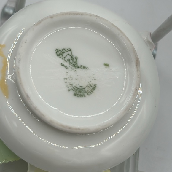 Royal Doulton Bowl of Flowers. - Picture 5 of 8